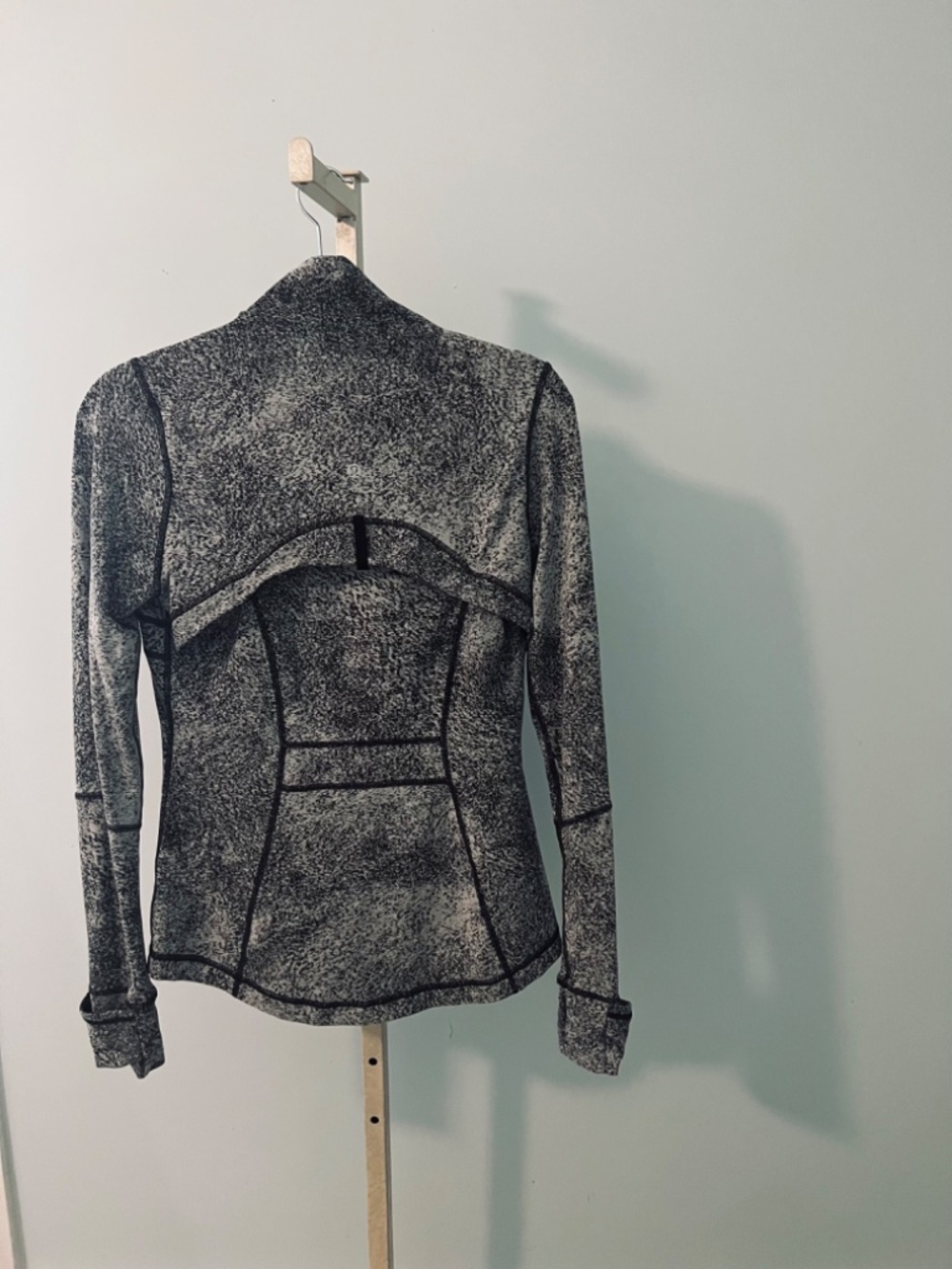 Lululemon Fitted Define-Style Jacket – Black & White Heathered – Size 8 - Picture 2 of 4